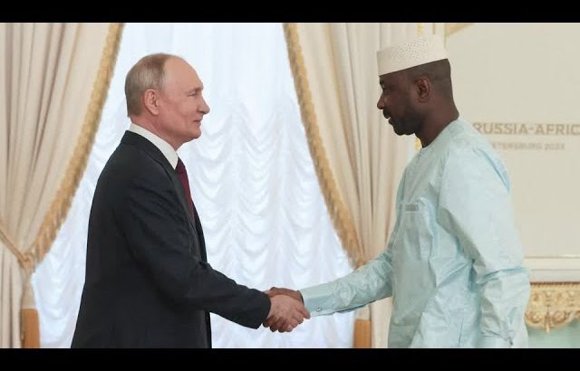 ロシアが西アフリカで支持拡大　プーチン氏がマリ軍事政権幹部と電話会談