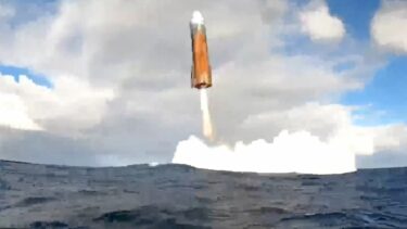Wow! SpaceX Starship re-enters Earth’s atmosphere during flight 10, splashes