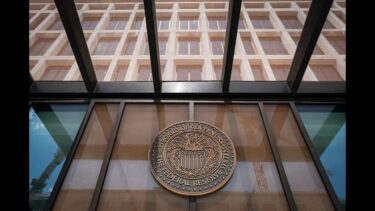 【2025年FOMC議事要旨】インフレリスクが雇用を上回る？FRBの金利据え置きと今後の展望