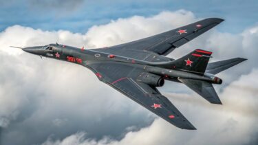 2026年版 TU-160M ブラックジャック爆撃機 | インドの切り札、日本の安全保障は？
