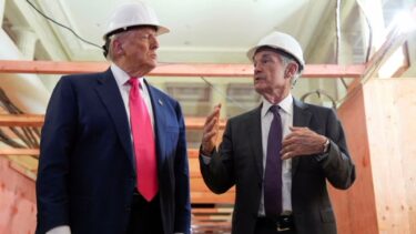 トランプ氏、パウエルＦＲＢ議長を改めて非難　「金利高すぎる」